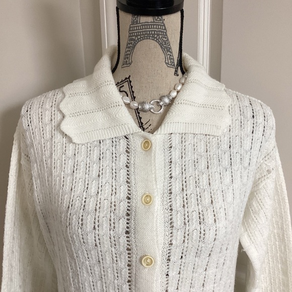 Women’s Cream Knit Collared LS Button Down Sweater Cardigan Zigzag Hem/Edges - Picture 2 of 5